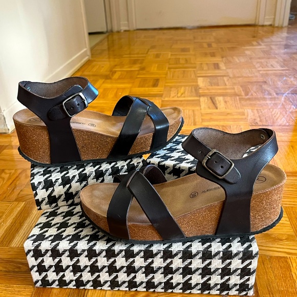 Platform Sandals by Unity In Diversity - Picture 2 of 9